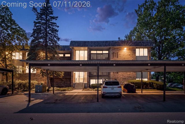 1255 S Maple Road 101, Ann Arbor, MI 48103