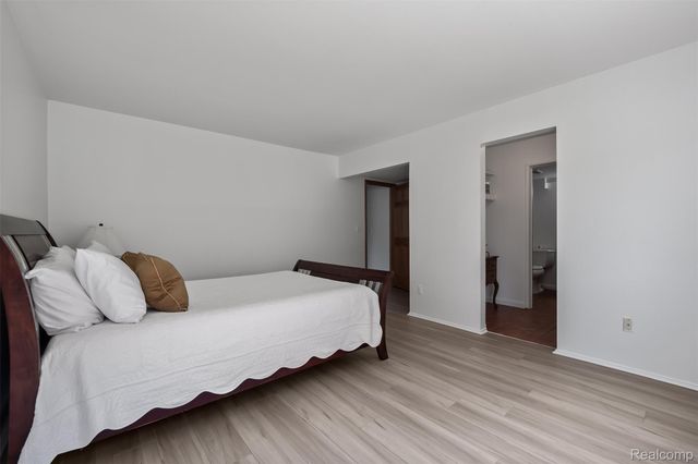 1255 S Maple Road 101, Ann Arbor, MI 48103