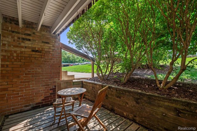 1255 S Maple Road 101, Ann Arbor, MI 48103