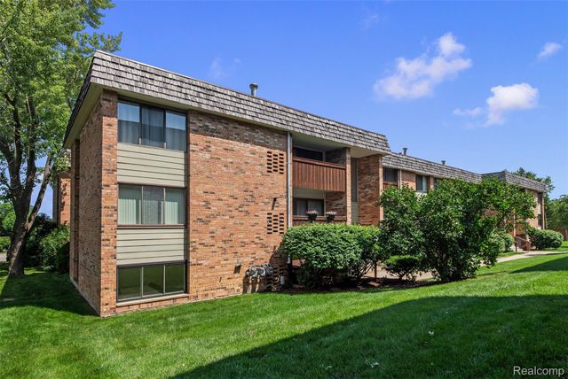 1255 S Maple Road 101, Ann Arbor, MI 48103