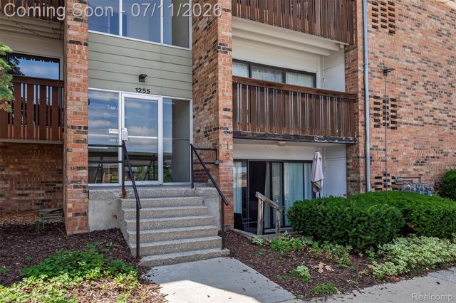 1255 S Maple Road 101, Ann Arbor, MI 48103