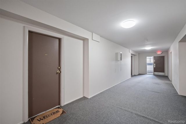 1255 S Maple Road 101, Ann Arbor, MI 48103