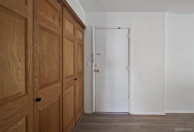 1255 S Maple Road 101, Ann Arbor, MI 48103