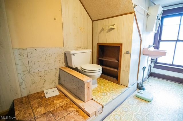 529 6th Street, Parkersburg, WV 26101