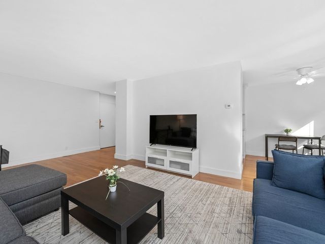 131 Sewall Ave 6, Brookline, MA 02446