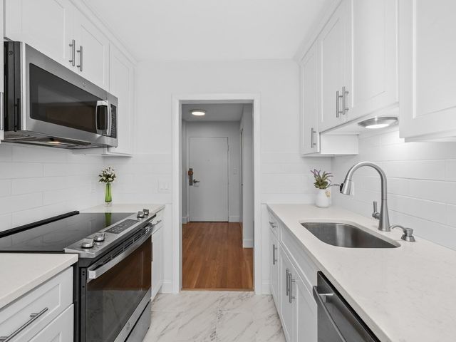 131 Sewall Ave 6, Brookline, MA 02446