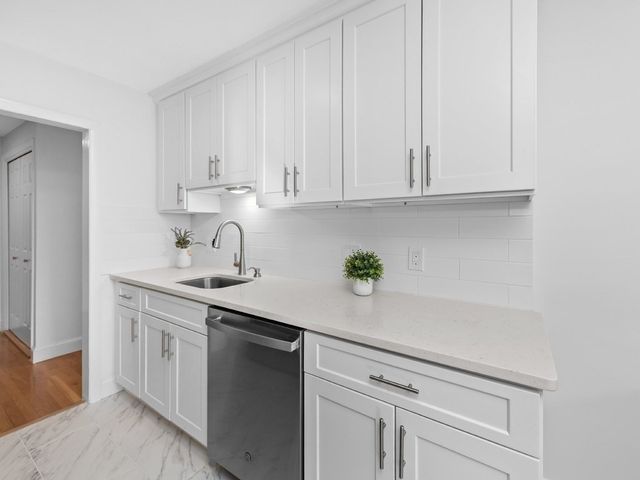 131 Sewall Ave 6, Brookline, MA 02446