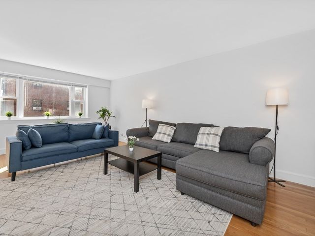 131 Sewall Ave 6, Brookline, MA 02446