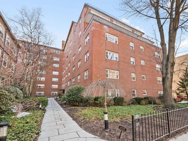 131 Sewall Ave 6, Brookline, MA 02446
