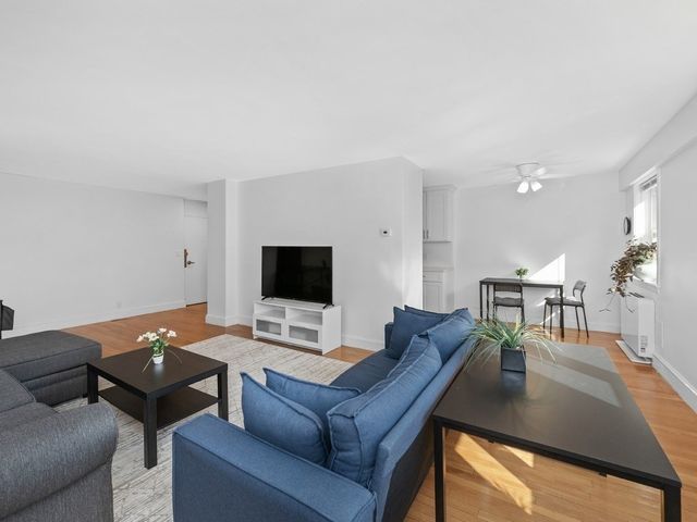 131 Sewall Ave 6, Brookline, MA 02446