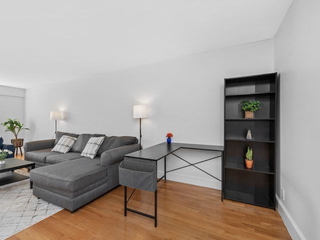 131 Sewall Ave 6, Brookline, MA 02446