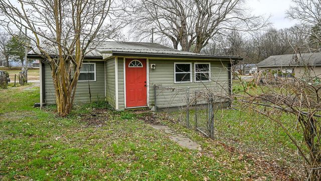 156 County Road 903, Etowah, TN 37331