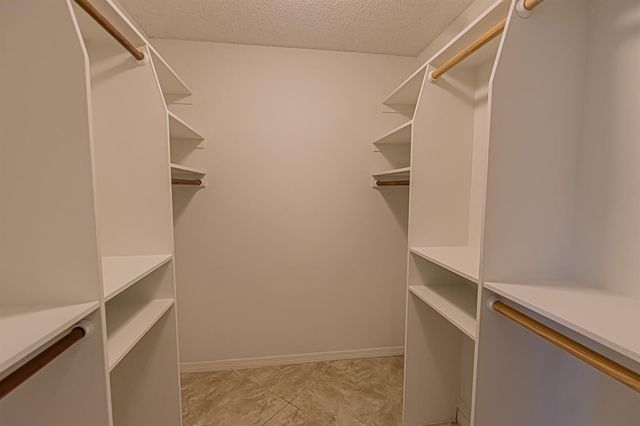 471 SE Lamon Lane, Port St. Lucie, FL 34983