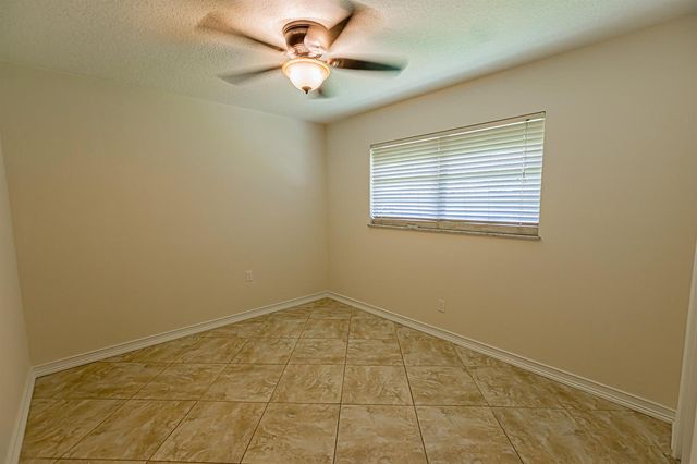 471 SE Lamon Lane, Port St. Lucie, FL 34983
