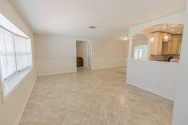 471 SE Lamon Lane, Port St. Lucie, FL 34983