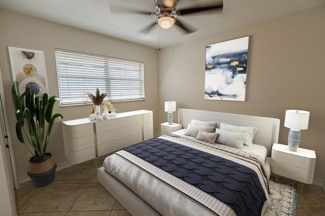 471 SE Lamon Lane, Port St. Lucie, FL 34983