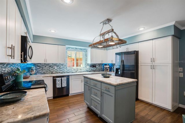 3196 CRYSTAL LAKES COURT, Sarasota, FL 34235