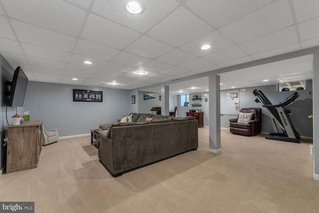 16 CHESTNUT AVE, Frenchtown, NJ 08825