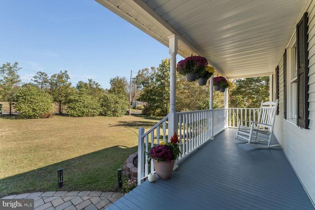 16 CHESTNUT AVE, Frenchtown, NJ 08825