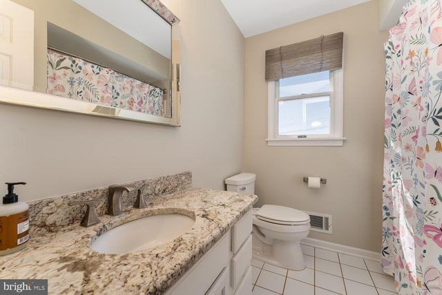 16 CHESTNUT AVE, Frenchtown, NJ 08825