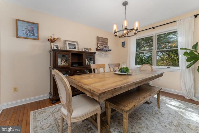 16 CHESTNUT AVE, Frenchtown, NJ 08825