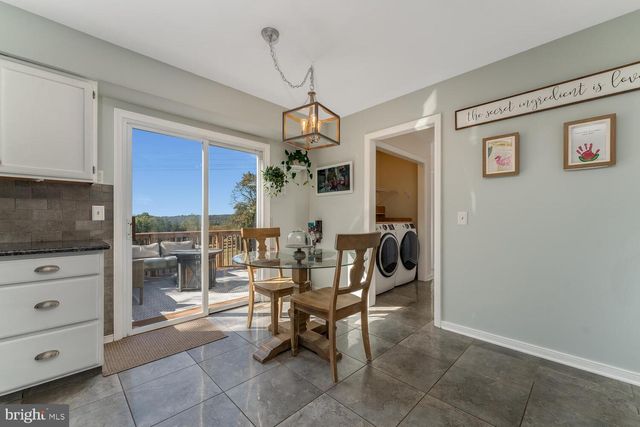 16 CHESTNUT AVE, Frenchtown, NJ 08825