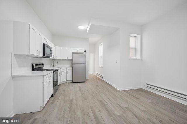 247 W BERKLEY ST, Philadelphia, PA 19144