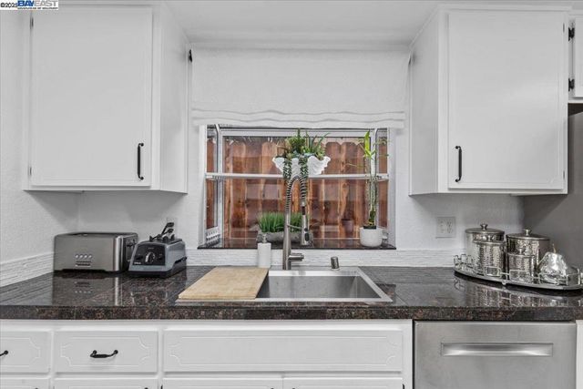 60 W South St, Tracy, CA 95376