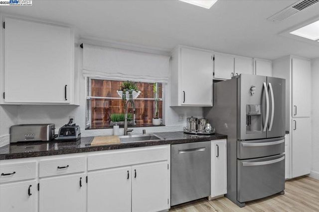 60 W South St, Tracy, CA 95376