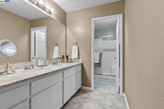 60 W South St, Tracy, CA 95376