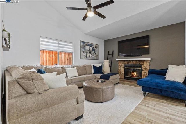 60 W South St, Tracy, CA 95376