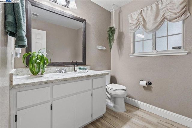 60 W South St, Tracy, CA 95376