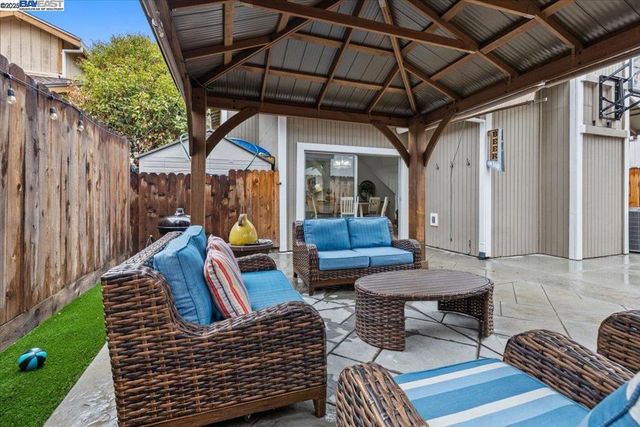 60 W South St, Tracy, CA 95376