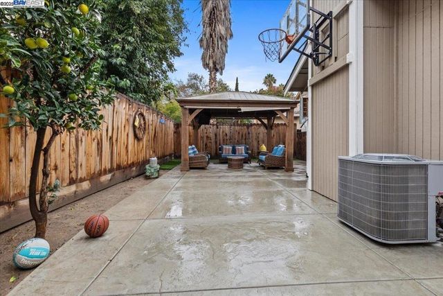 60 W South St, Tracy, CA 95376