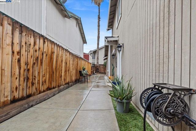 60 W South St, Tracy, CA 95376