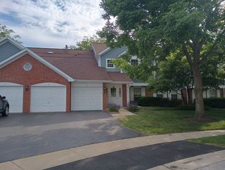 1675 Mansfield Court 4, Roselle, IL 60172