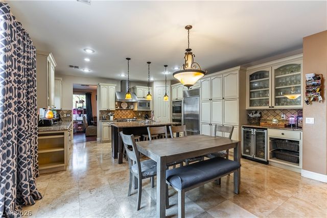 324 Glistening Cloud Drive, Henderson, NV 89012