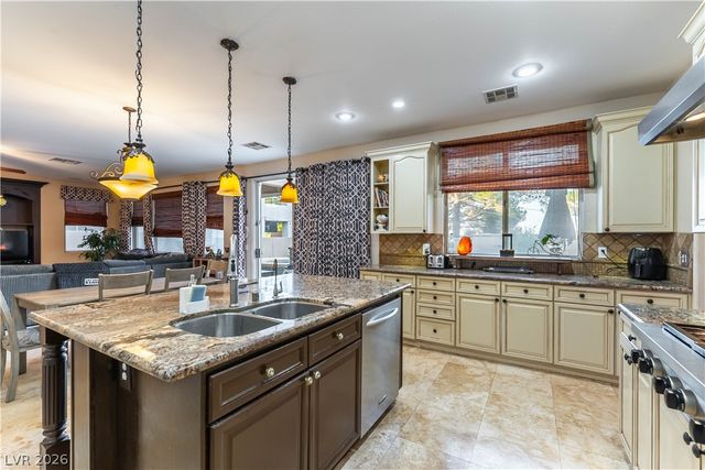 324 Glistening Cloud Drive, Henderson, NV 89012