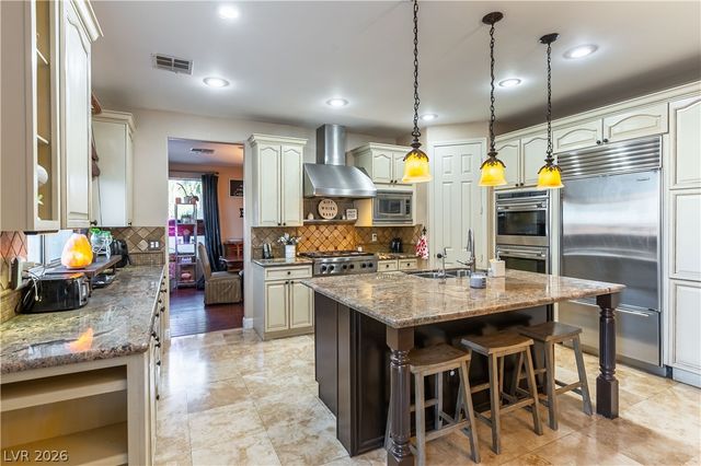 324 Glistening Cloud Drive, Henderson, NV 89012