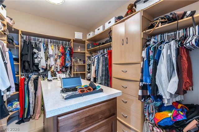 324 Glistening Cloud Drive, Henderson, NV 89012