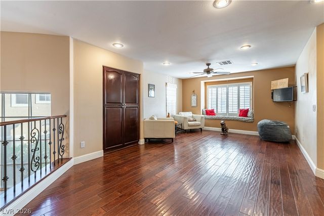 324 Glistening Cloud Drive, Henderson, NV 89012