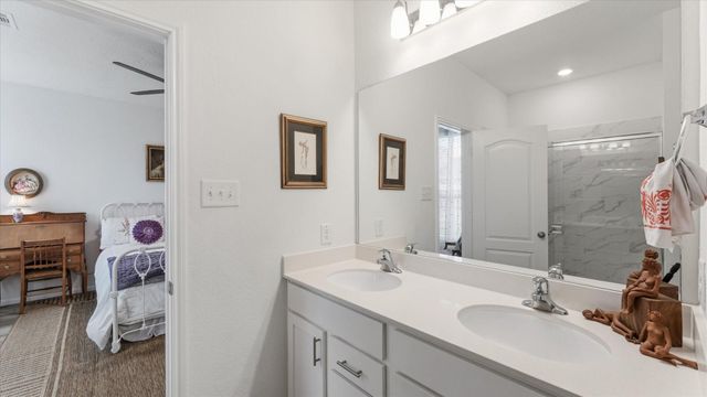 12571 New Castle Park Lane, Houston, TX 77044