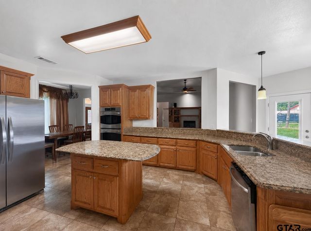 309 CR 1695, Mount Pleasant, TX 75455