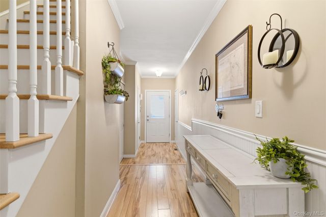 13 Pine Street, Huntington, NY 11743
