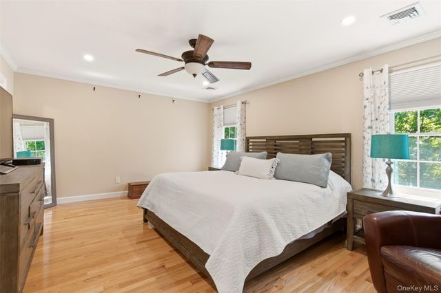 13 Pine Street, Huntington, NY 11743