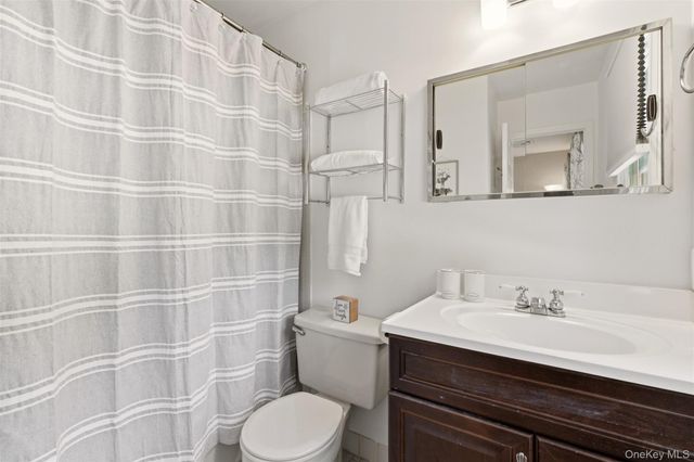 13 Pine Street, Huntington, NY 11743