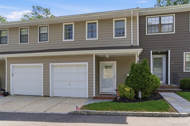 13 Pine Street, Huntington, NY 11743