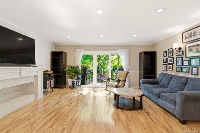 13 Pine Street, Huntington, NY 11743