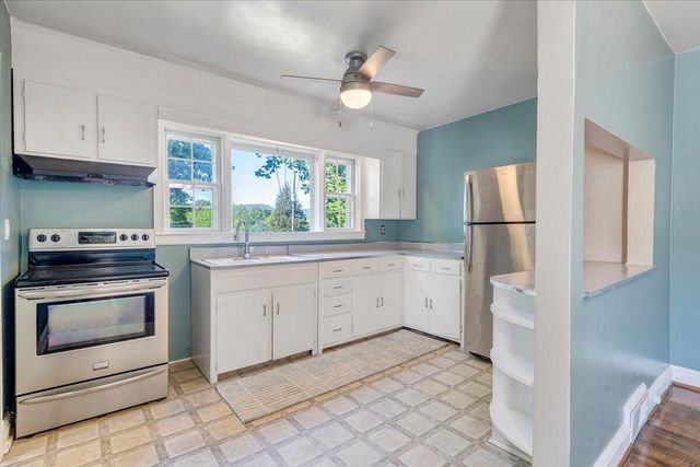 294 Webster Heights RD, Roanoke, VA 24012