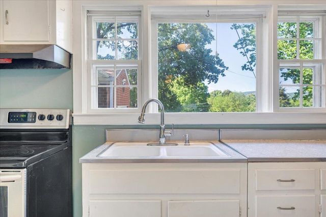 294 Webster Heights RD, Roanoke, VA 24012